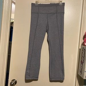 LULULEMON GREY BOTTOM ZIPPERED CROP LEGGINGS